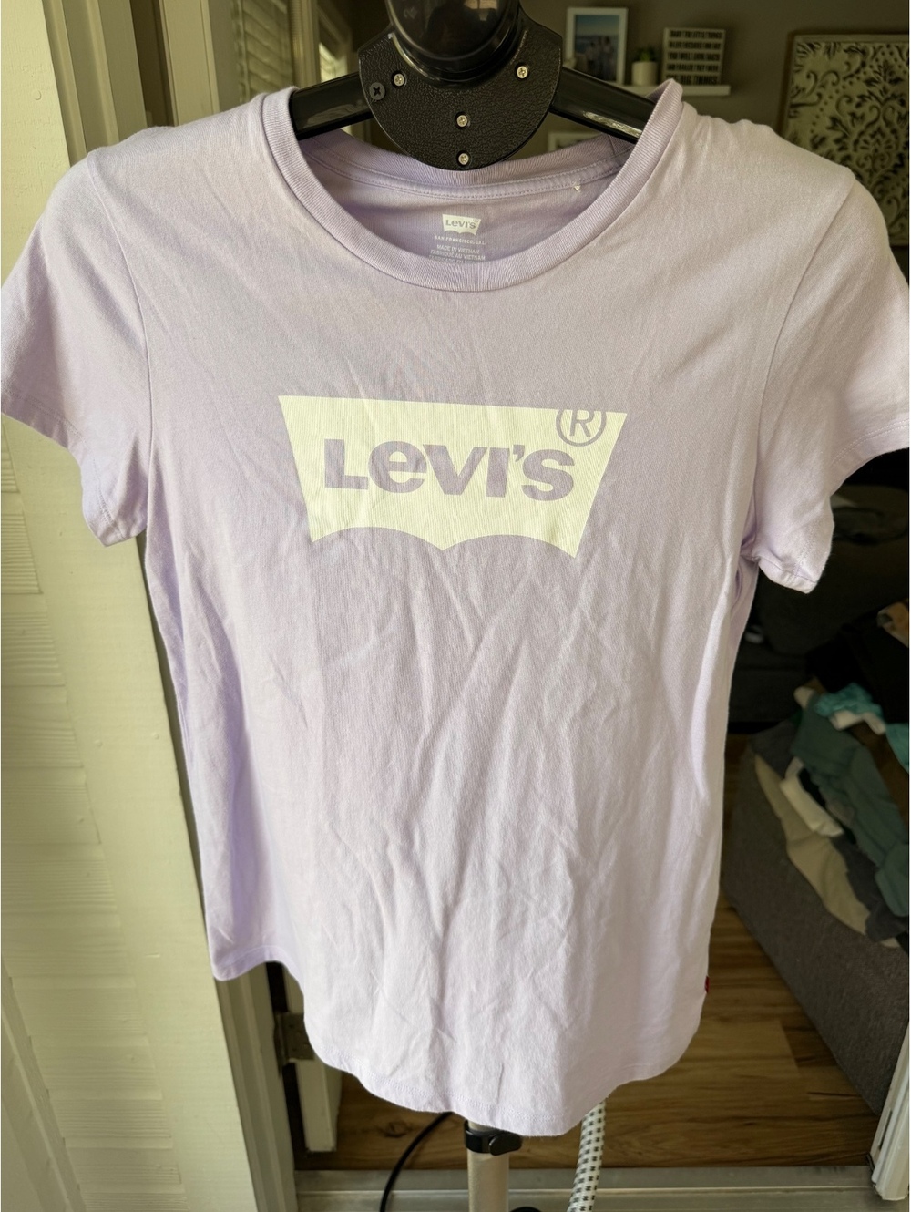 Levi's lavender logo T-shirt